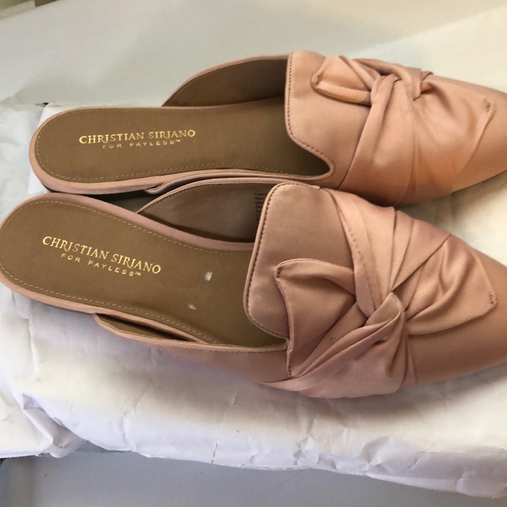 Women’s flat mules